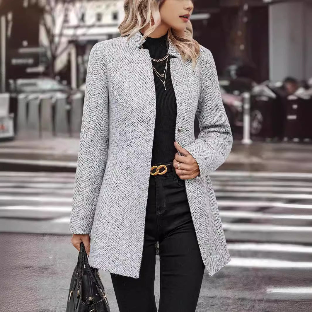 Långärmad trenchcoat-mode med knapp