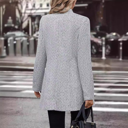 Långärmad trenchcoat-mode med knapp