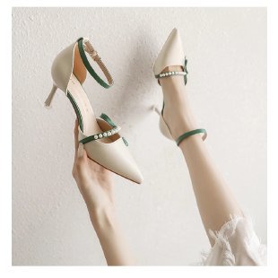 Blanche Stiletto