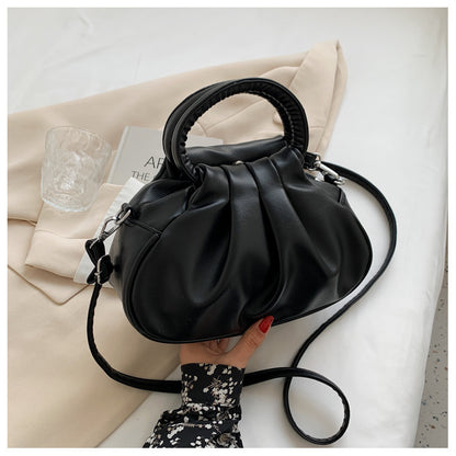 Luna Pleat