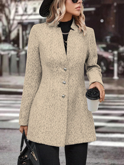 Långärmad trenchcoat-mode med knapp