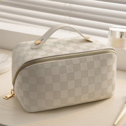 Lumi Shell Cosmetic Bag - Damshop