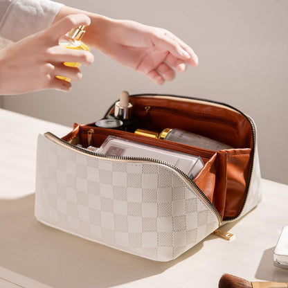 Lumi Shell Cosmetic Bag - Damshop